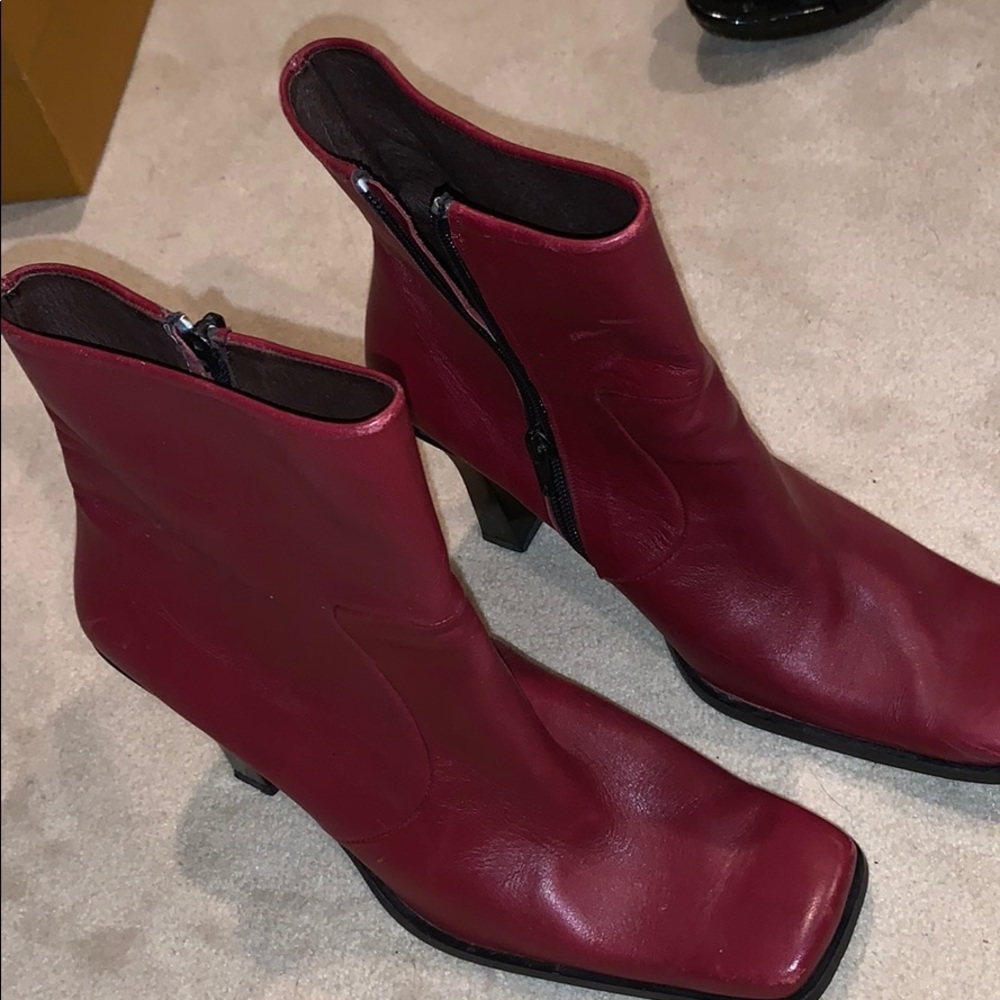 These are hand made leather boots for women Sz 39